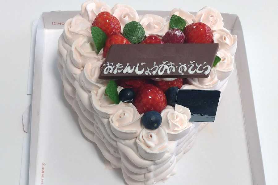 誕生日ケーキ